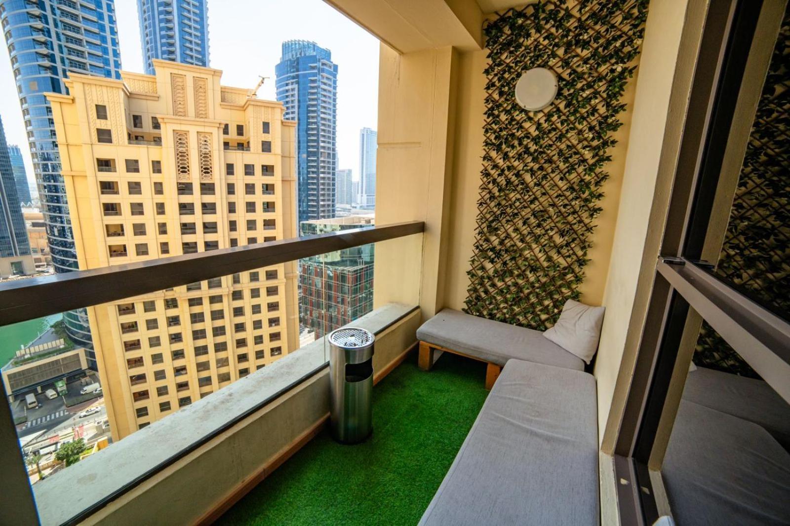 Lunar Hostel - Jbr Dubai Eksteriør bilde