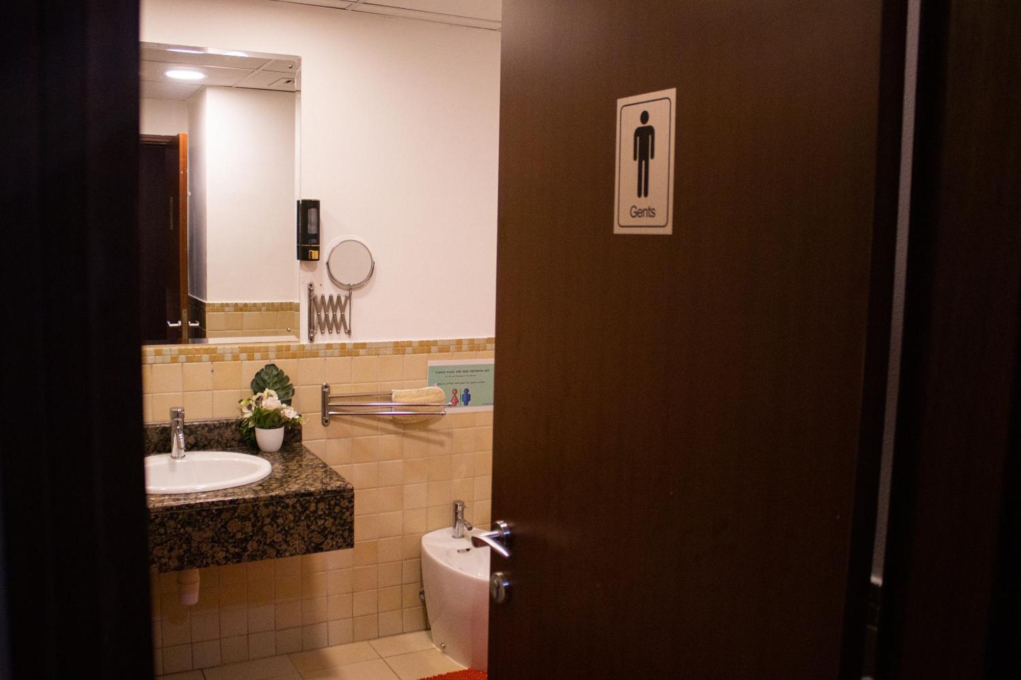 Lunar Hostel - Jbr Dubai Eksteriør bilde