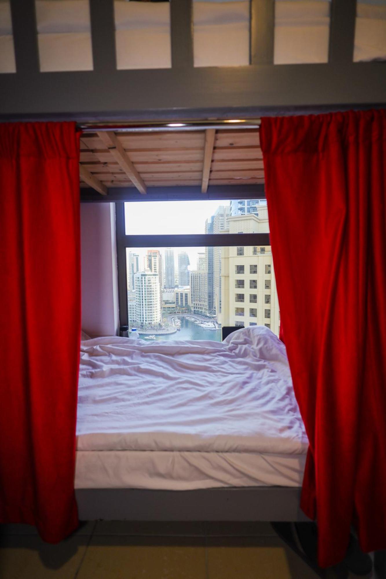 Lunar Hostel - Jbr Dubai Eksteriør bilde