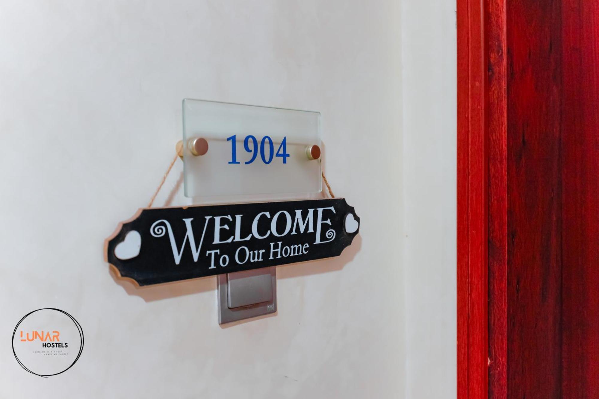 Lunar Hostel - Jbr Dubai Eksteriør bilde